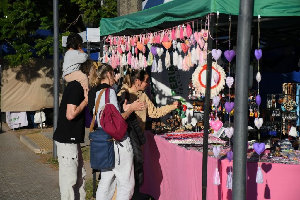 Fin de semana con propuestas deportivas,recorridos guiados, ferias y música