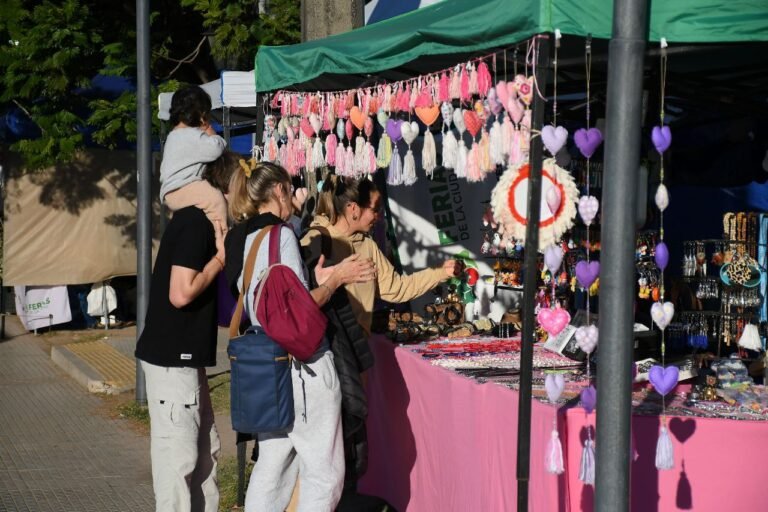 Fin de semana con propuestas deportivas,recorridos guiados, ferias y música