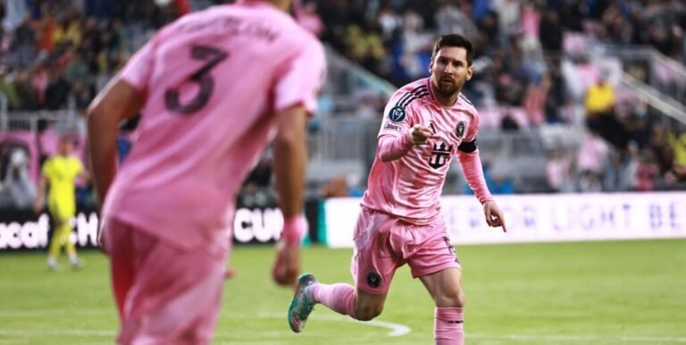 Lionel Messi alcanzó los 900 goles en su carrera