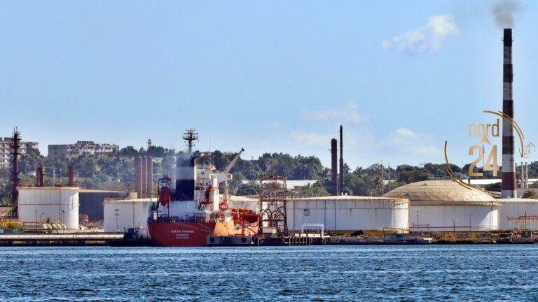 México trabaja para reactivar el envío de petróleo a Cuba