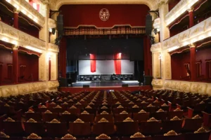 Vuelven las visitas guiadas al Teatro Oficial Juan de Vera