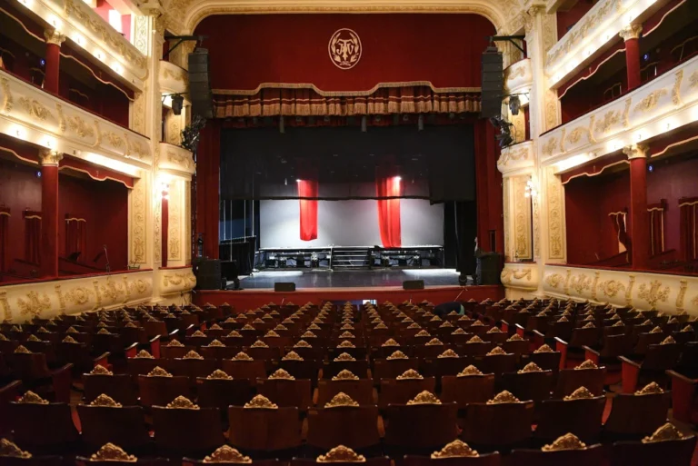 Vuelven las visitas guiadas al Teatro Oficial Juan de Vera