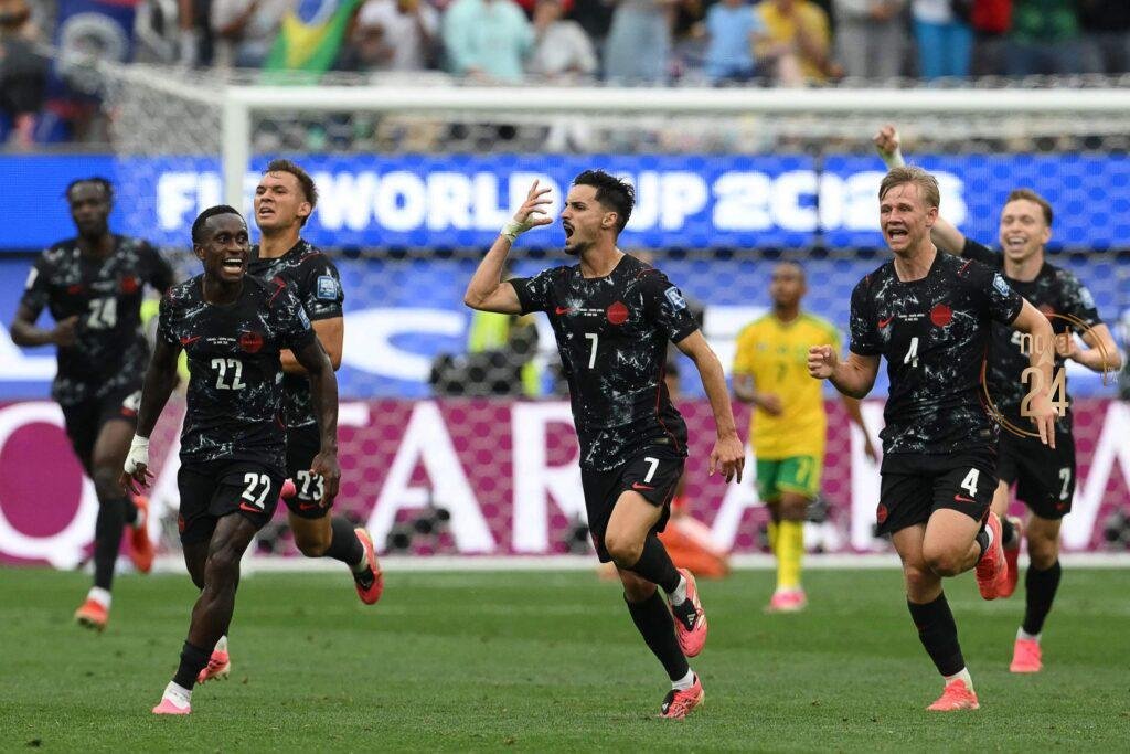 Canadá es el primer clasificado a los octavos de final