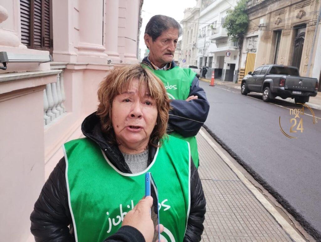 Excombatientes y jubilados rechazan el cambio de nombre de un auditorio dedicado a Orlando Pascua