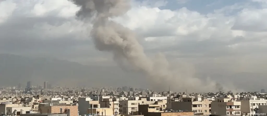 Nueva ola de ataques consecutivos de EE.UU. sobre Irán