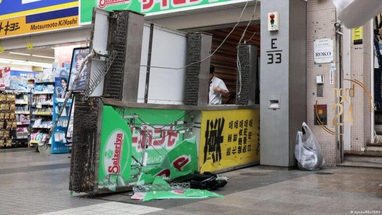 Personas atrapadas en un centro comercial tras un sismo en Japón