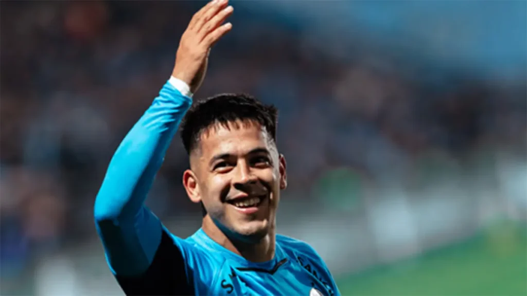 El campeón debutó con un gran triunfo ante Rosario Central