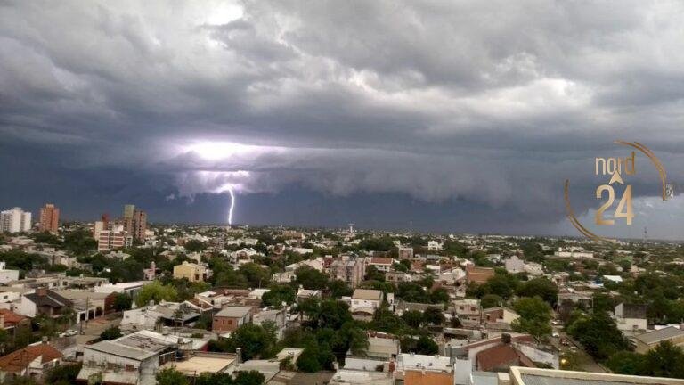 Capital: La tormenta dejó 42 milímetros de lluvia, fuertes vientos y dos árboles caídos