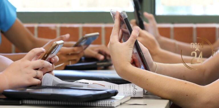¿Uso productivo o memorístico?: El celular y la inteligencia artificial en las aulas