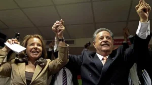 Llaman a indagatoria al matrimonio Duhalde por la causa del vacunatorio VIP