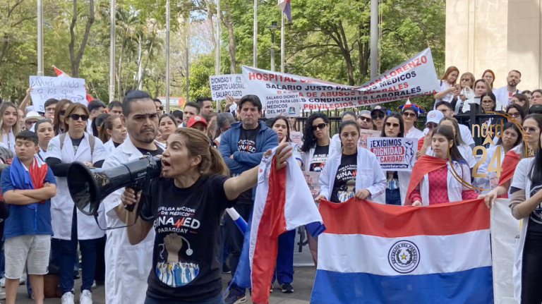 Tercer día de huelga médica sacude la salud pública de Paraguay