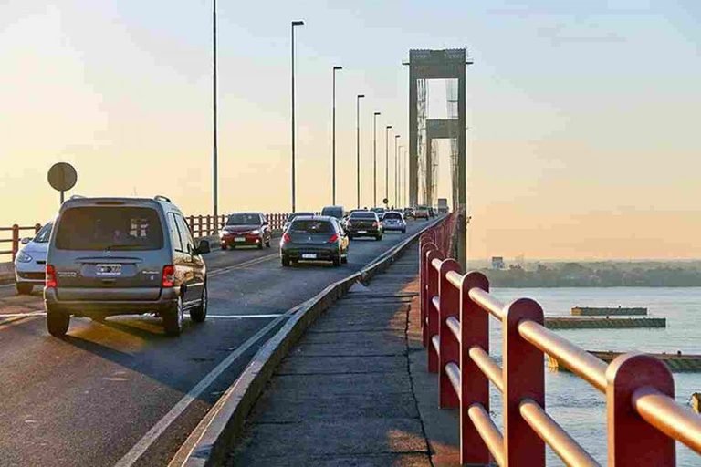 Solicitan barreras y vigilancia para prevenir suicidios en puente 