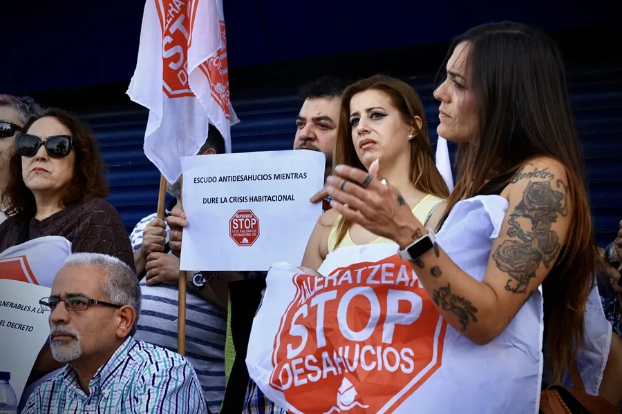 España saca dos decretos para evitar los desahucios hasta el 2030