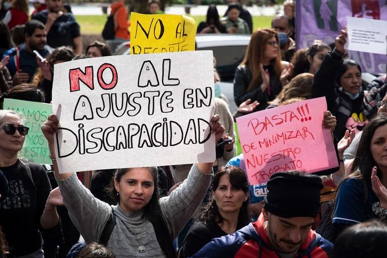 Prestadores de discapacidad advierten por una crisis cada vez más profunda 