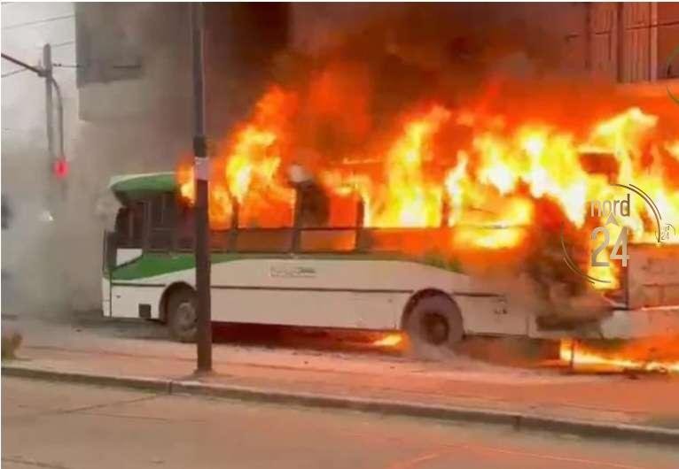Pasajeros escaparon a tiempo tras incendio de un colectivo en Buenos Aires