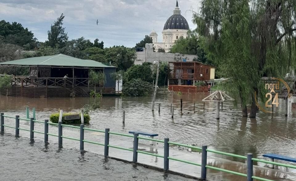 Itatí: Hay 34 familias evacuadas y más de 120 personas afectadas por la crecida