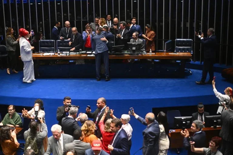 Brasil aprueba la reducción de la semana laboral de seis a cinco días