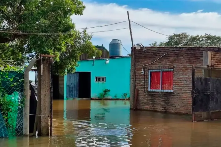 Creciente en Corrientes: vecinos temen dejar sus casas por miedo a robos