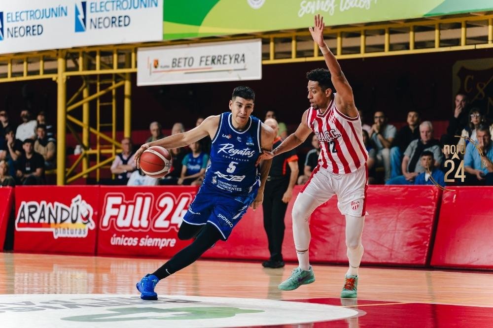 Triunfo de Regatas ante Instituto en el debut